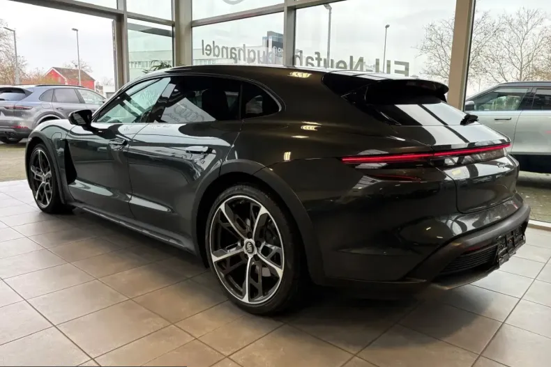 Porsche Taycan din 2022 cu 44.000 km - oferta POR199254 - foto 4