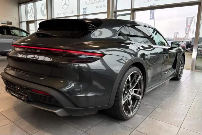 Porsche Taycan din 2022 cu 44.000 km - oferta POR199254 - foto 5