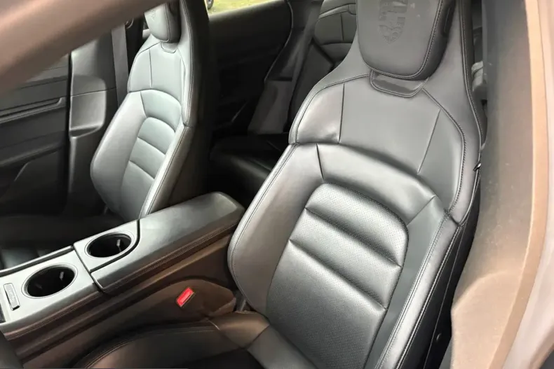 Porsche Taycan din 2022 cu 44.000 km - oferta POR199254 - foto 19