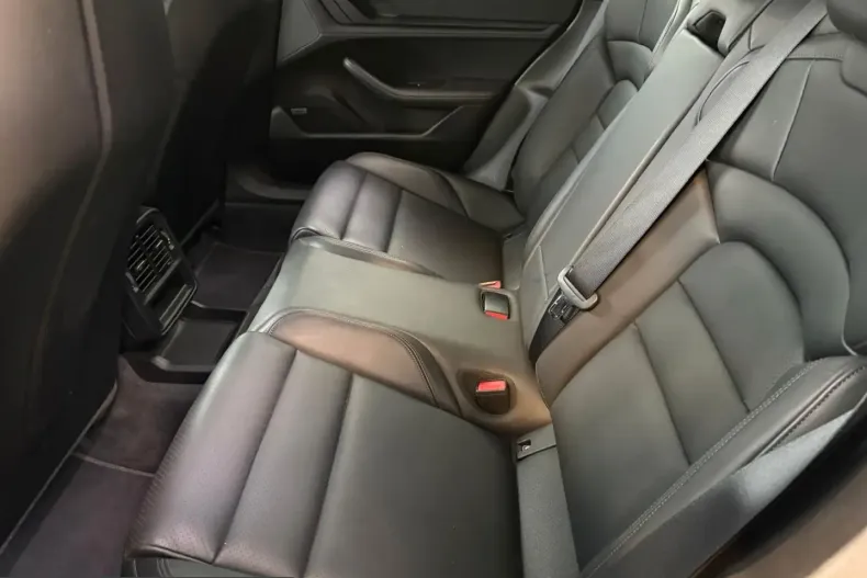 Porsche Taycan din 2022 cu 44.000 km - oferta POR199254 - foto 20