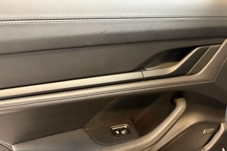 Porsche Taycan din 2022 cu 44.000 km - oferta POR199254 - foto 21