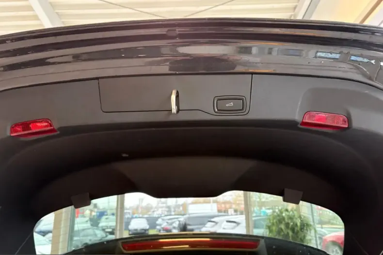 Porsche Taycan din 2022 cu 44.000 km - oferta POR199254 - foto 24