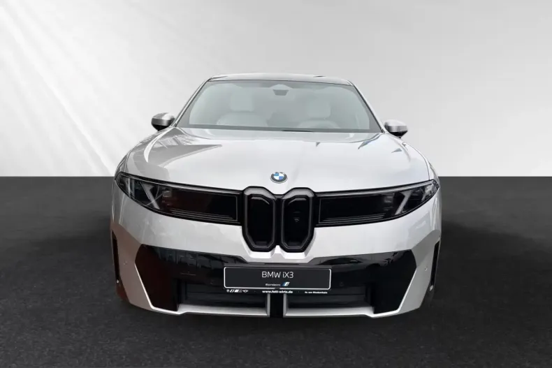 BMW iX3 (Seria X) din 2026 cu 4.000 km - oferta BMW199263 - foto 1