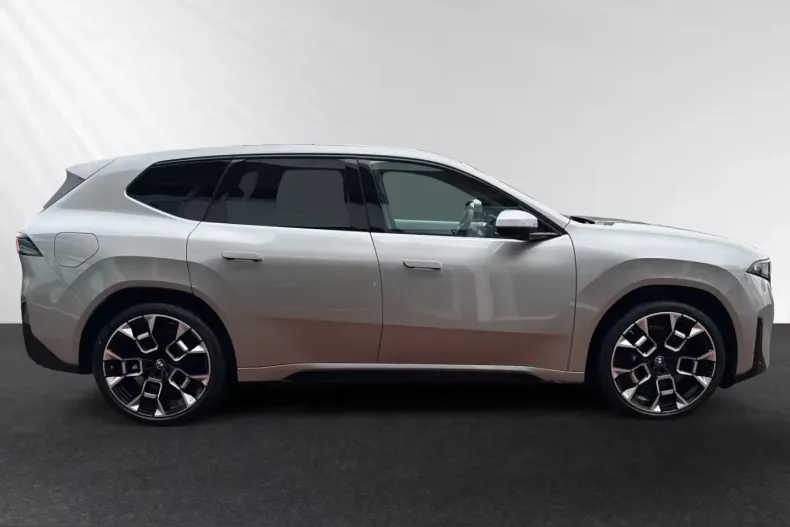 BMW iX3 (Seria X) din 2026 cu 4.000 km - oferta BMW199263 - foto 4