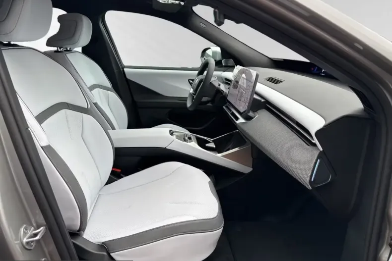 BMW iX3 (Seria X) din 2026 cu 4.000 km - oferta BMW199263 - foto 15