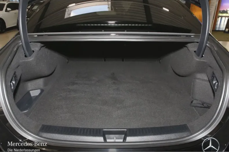 Mercedes-Benz E 300 (Clasa E) din 2025 cu 11.937 km - oferta MER199264 - foto 15