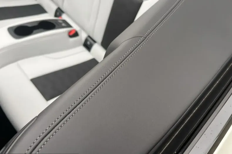 BMW M4 (Seria 4) din 2025 cu 8.600 km - oferta BMW199269 - foto 38