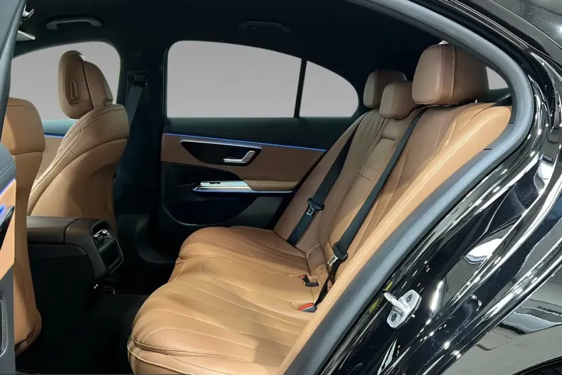 Mercedes-Benz E 300 (Clasa E) din 2025 cu 20.000 km - oferta MER199282 - foto 9