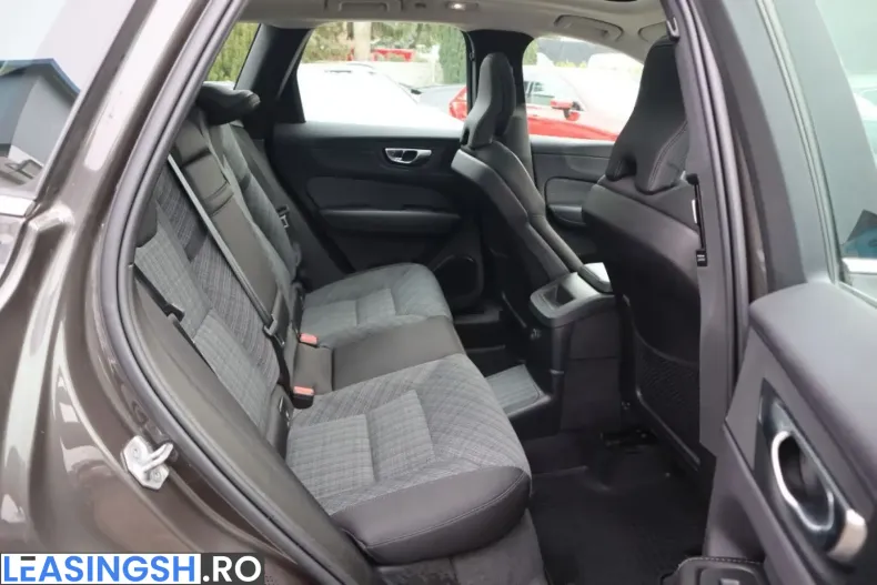 Volvo XC60 din 2021 cu 79.586 km - oferta VOL199286 - foto 11