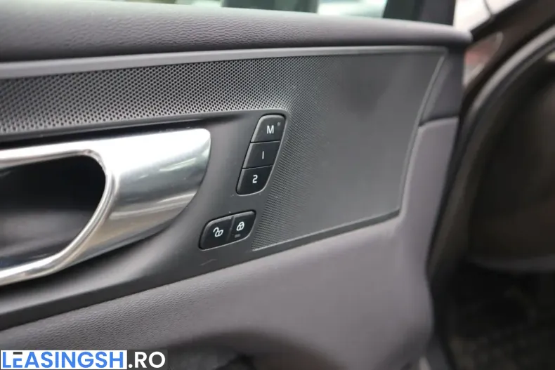 Volvo XC60 din 2021 cu 79.586 km - oferta VOL199286 - foto 16