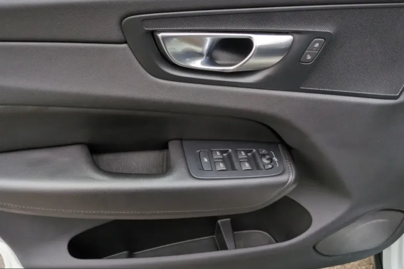 Volvo XC60 din 2021 cu 55.300 km - oferta VOL199293 - foto 8