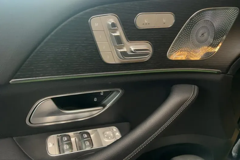 Mercedes-Benz GLE 300 (Clasa GLE) din 2025 cu 10.000 km - oferta MER199297 - foto 13