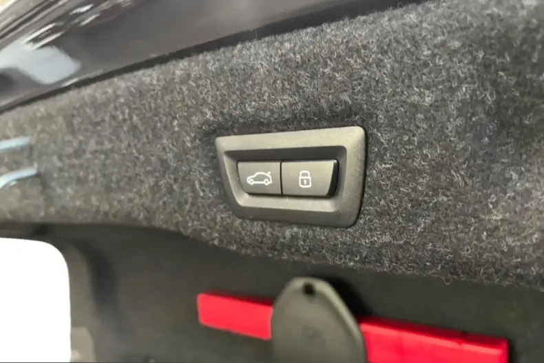 BMW 520 (Seria 5) din 2025 cu 14.649 km - oferta BMW199304 - foto 14