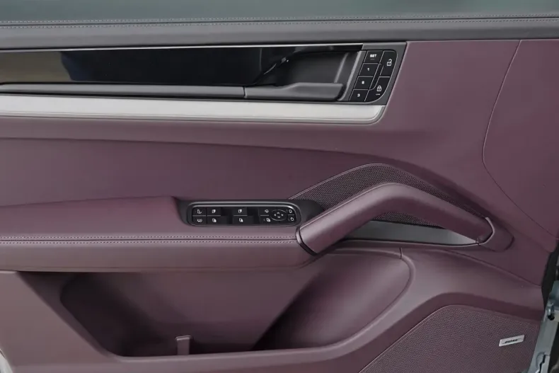 Porsche Cayenne din 2026 cu 30 km - oferta POR199308 - foto 24