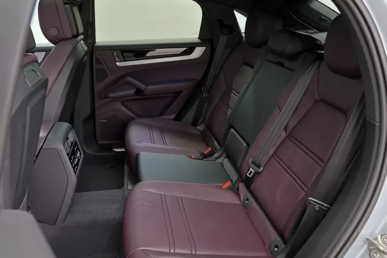 Porsche Cayenne din 2026 cu 30 km - oferta POR199308 - foto 26