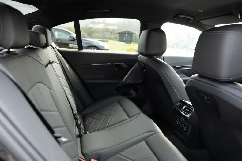 BMW 520 (Seria 5) din 2025 cu 23.618 km - oferta BMW199309 - foto 10