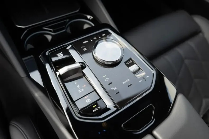 BMW 520 (Seria 5) din 2025 cu 23.618 km - oferta BMW199309 - foto 21