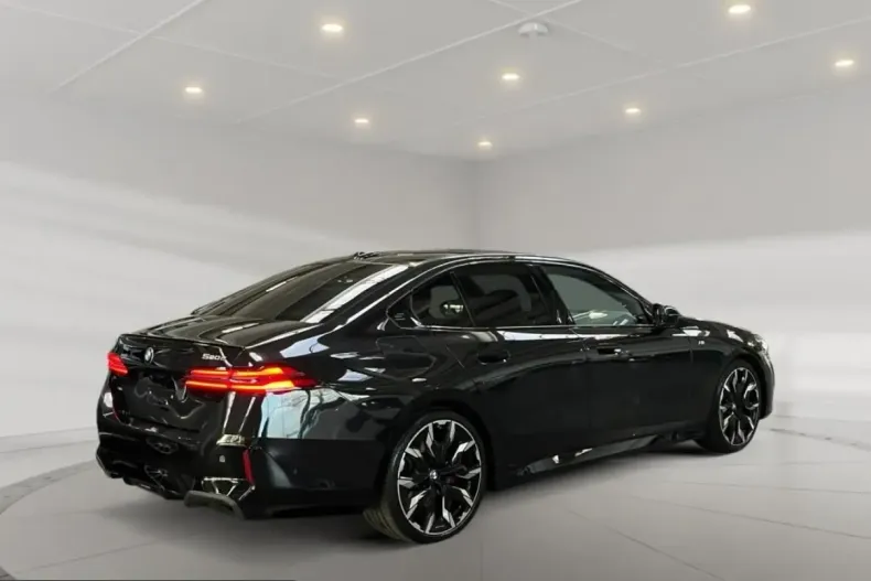 BMW 520 (Seria 5) din 2025 cu 16.975 km - oferta BMW199312 - foto 3