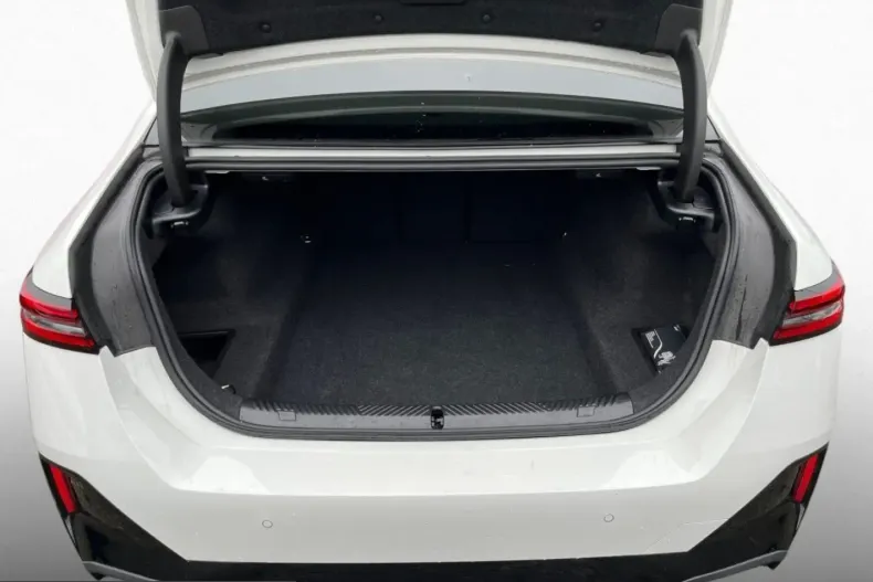 BMW 550 (Seria 5) din 2024 cu 34.921 km - oferta BMW199313 - foto 17