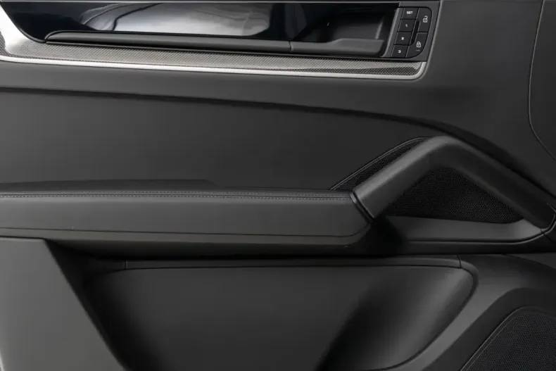 Porsche Cayenne din 2025 cu 43 km - oferta POR199321 - foto 17