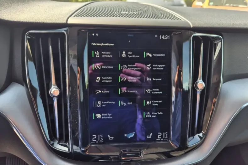 Volvo XC60 din 2021 cu 73.149 km - oferta VOL199326 - foto 10