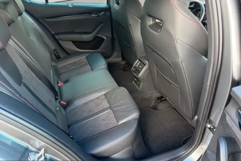 Skoda Octavia din 2022 cu 19.800 km - oferta SKO199327 - foto 11