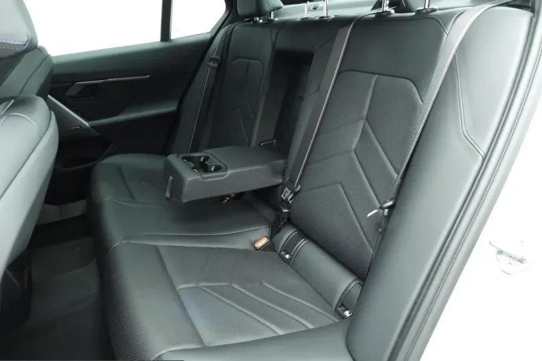 BMW 520 (Seria 5) din 2025 cu 27.000 km - oferta BMW199342 - foto 8