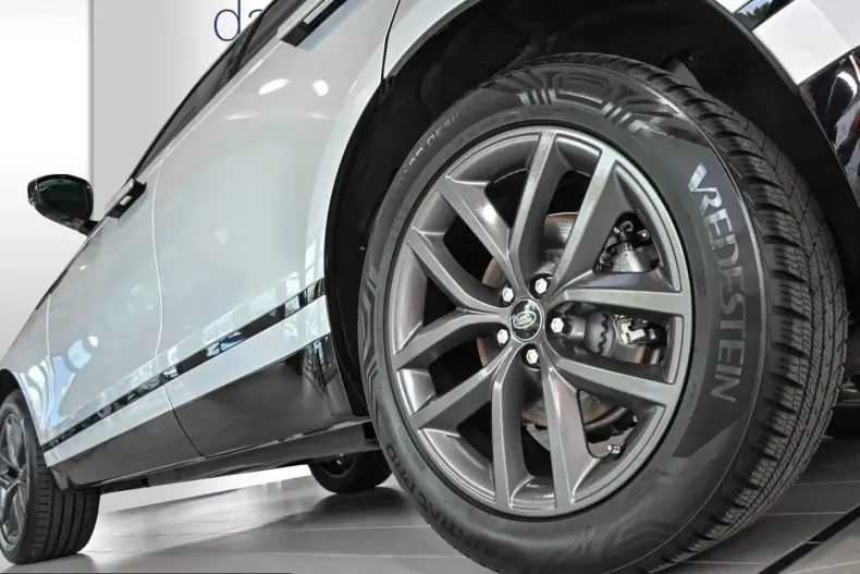 Land Rover Range Rover Velar din 2024 cu 32.271 km - oferta LAN199343 - foto 5