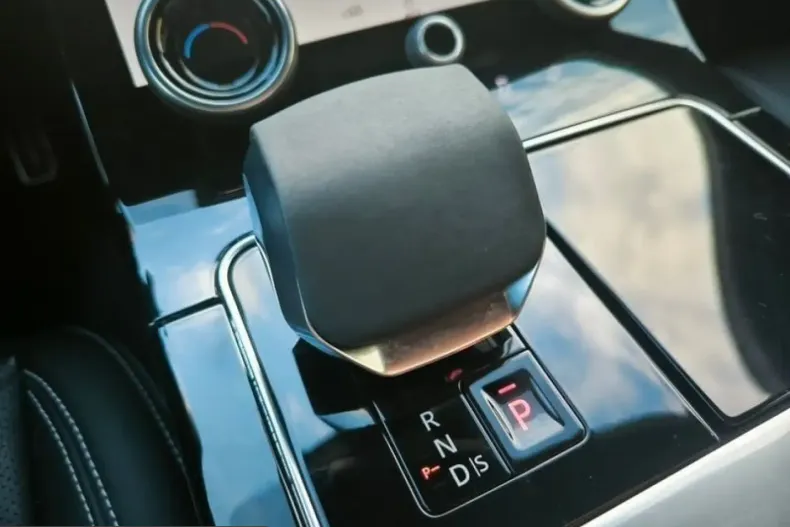 Land Rover Range Rover Velar din 2023 cu 53.000 km - oferta LAN199344 - foto 9