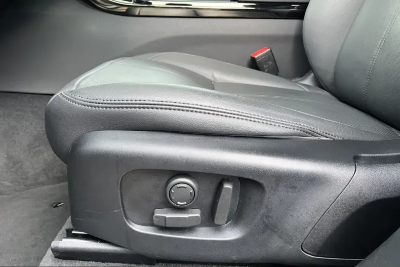 Land Rover Range Rover Velar din 2024 cu 18.000 km - oferta LAN199348 - foto 13