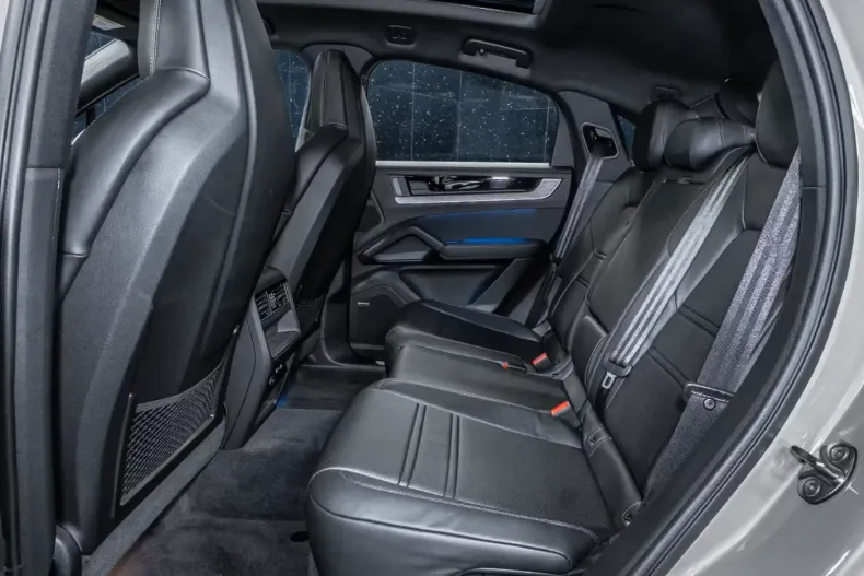 Porsche Cayenne din 2026 cu 0 km - oferta POR199349 - foto 12