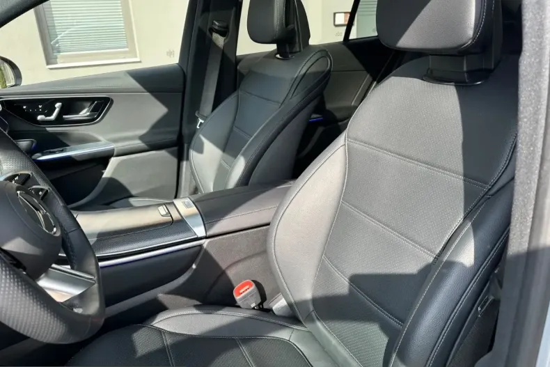 Mercedes-Benz GLC 300 (Clasa GLC) din 2024 cu 17.330 km - oferta MER199353 - foto 8