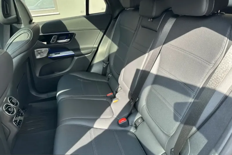 Mercedes-Benz GLC 300 (Clasa GLC) din 2024 cu 17.330 km - oferta MER199353 - foto 10