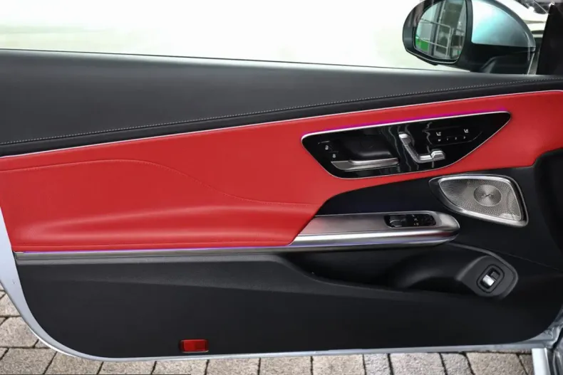 Mercedes-Benz CLE 300 (Clasa CLE) din 2023 cu 5.264 km - oferta MER199355 - foto 3