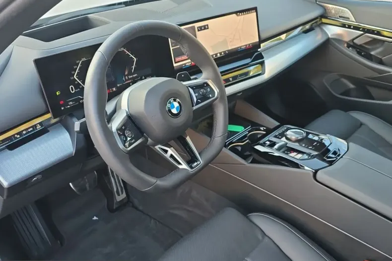 BMW 540 (Seria 5) din 2025 cu 19.601 km - oferta BMW199366 - foto 16