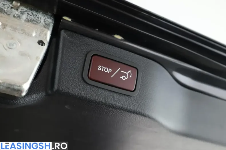 Mercedes-Benz V 300 (Clasa V) din 2023 cu 46.600 km - oferta MER199374 - foto 21