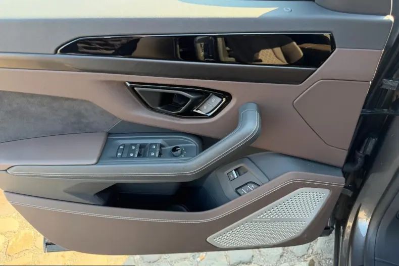 Lamborghini Urus din 2025 cu 7.200 km - oferta LAM199377 - foto 26