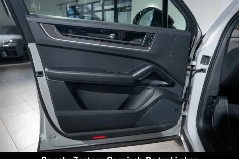 Porsche Cayenne din 2024 cu 25.915 km - oferta POR199384 - foto 12