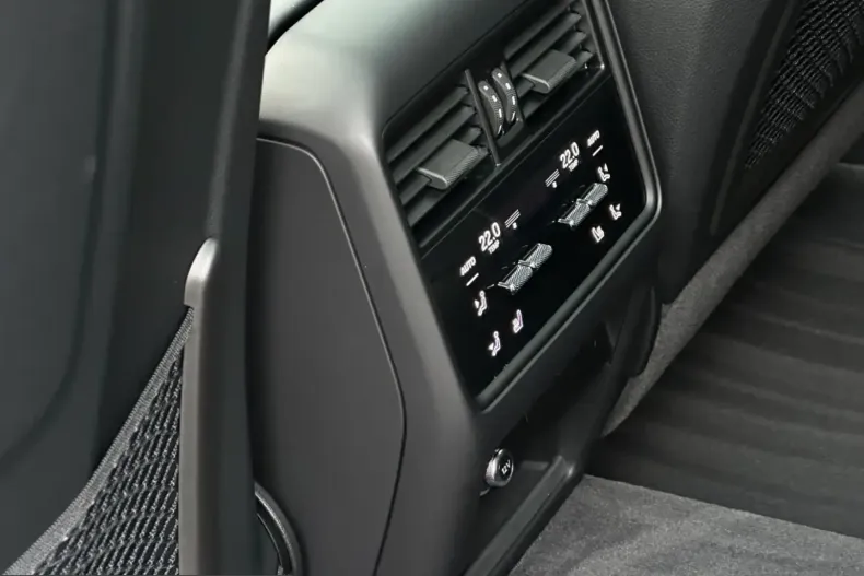 Porsche Cayenne din 2025 cu 10.600 km - oferta POR199386 - foto 22