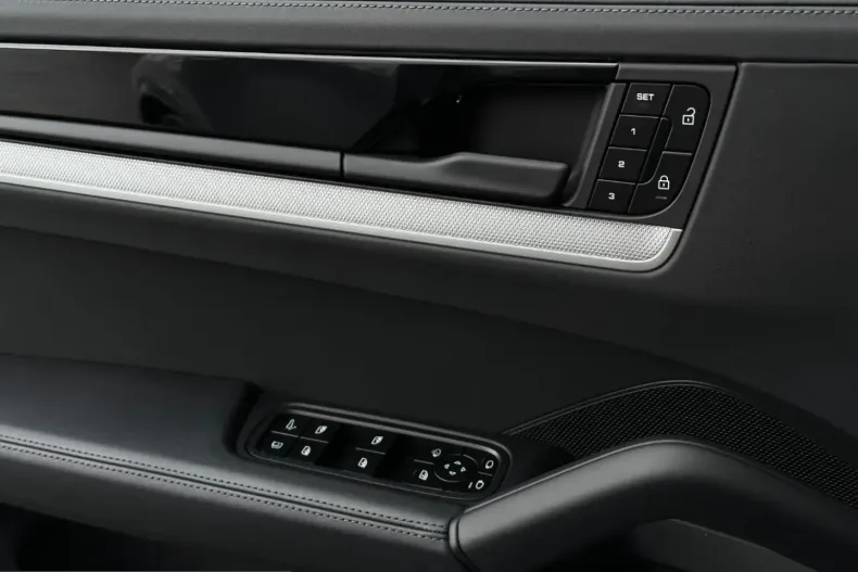 Porsche Cayenne din 2025 cu 10.600 km - oferta POR199386 - foto 23