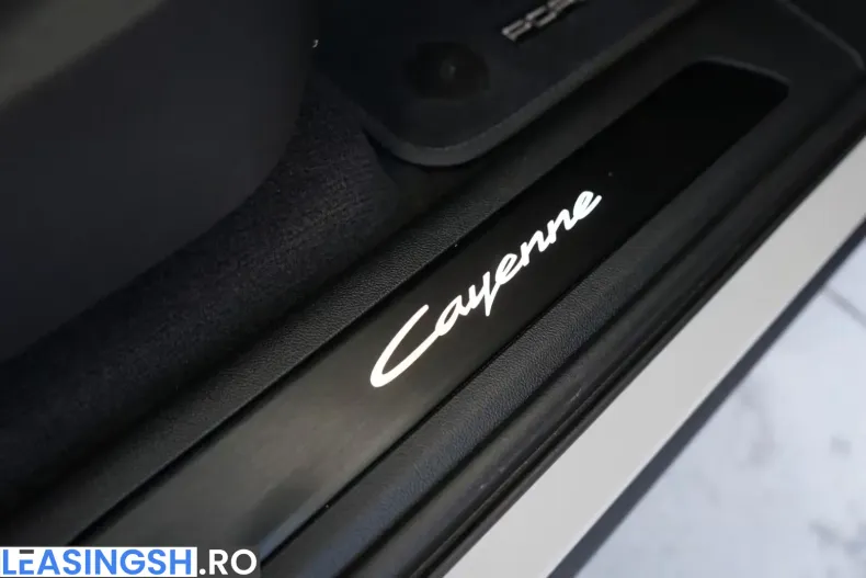 Porsche Cayenne din 2025 cu 9.900 km - oferta POR199394 - foto 28