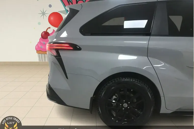 Toyota Sienna din 2025 cu 9.900 km - oferta TOY199402 - foto 5