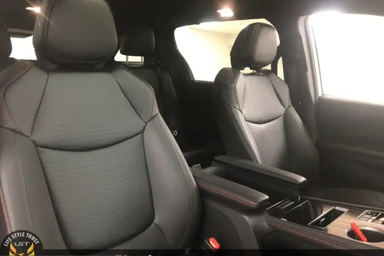 Toyota Sienna din 2025 cu 9.900 km - oferta TOY199402 - foto 11