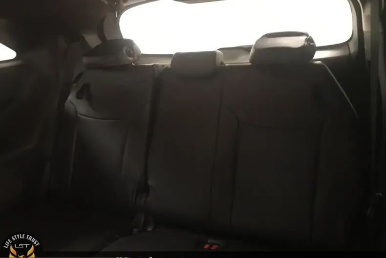 Toyota Sienna din 2025 cu 9.900 km - oferta TOY199402 - foto 13