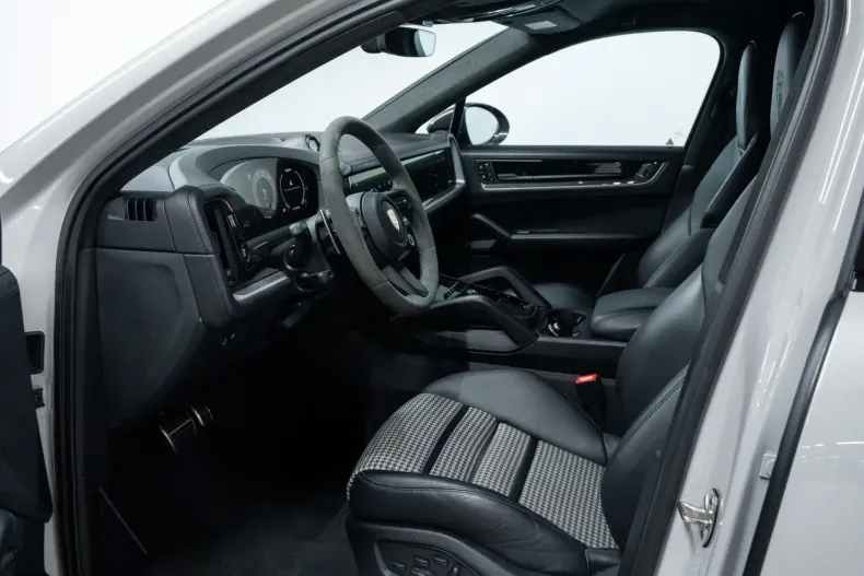 Porsche Cayenne din 2024 cu 27.172 km - oferta POR199406 - foto 7