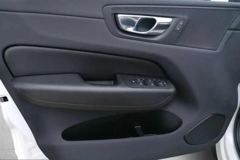 Volvo XC60 din 2022 cu 26.961 km - oferta VOL199416 - foto 11