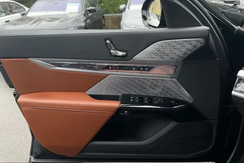 BMW 750 (Seria 7) din 2025 cu 24.387 km - oferta BMW199454 - foto 5