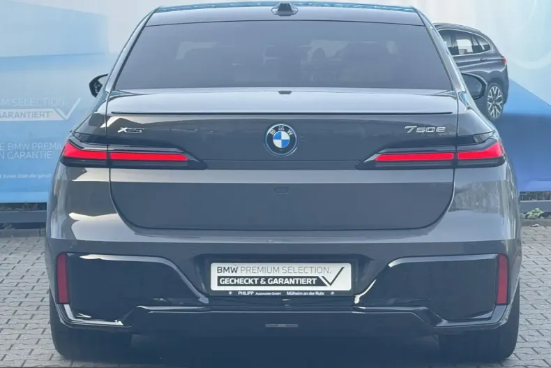 BMW 750 (Seria 7) din 2025 cu 25.784 km - oferta BMW199455 - foto 6