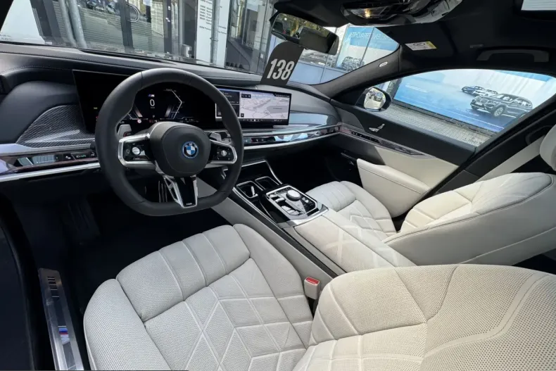 BMW 750 (Seria 7) din 2025 cu 25.784 km - oferta BMW199455 - foto 16