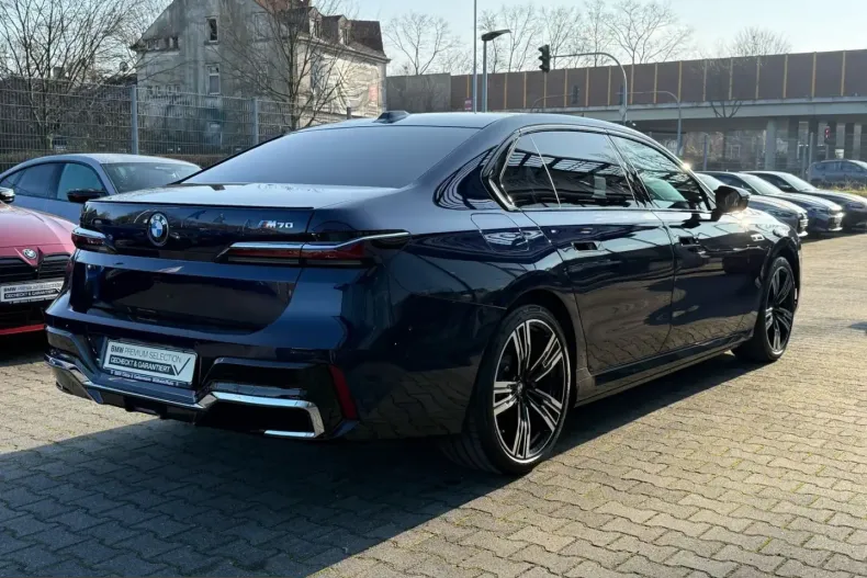 BMW i7 (Seria 7) din 2025 cu 1.611 km - oferta BMW199456 - foto 3